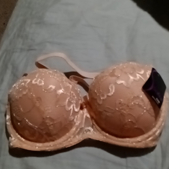 They aee brand new Sofra Bras. I got the wrong size and don't want them. - Picture 6 of 7